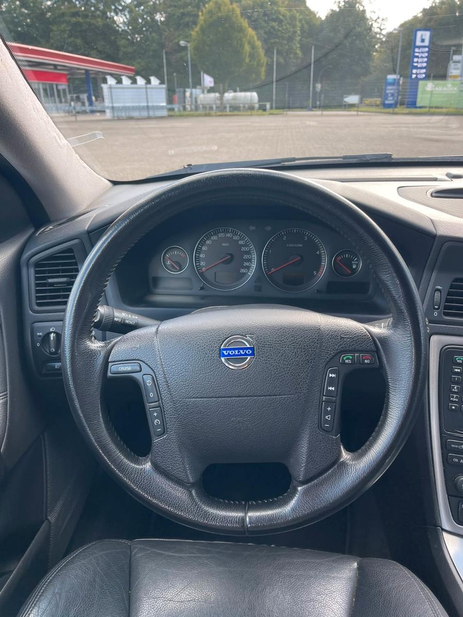 Volvo V70 2005 — photo 16