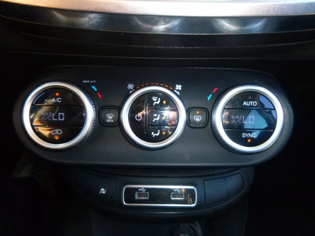 Fahrzeugabbildung Fiat 500X 1.3 GSE, Cross>AUT/Einparkhilfe/TEMP<