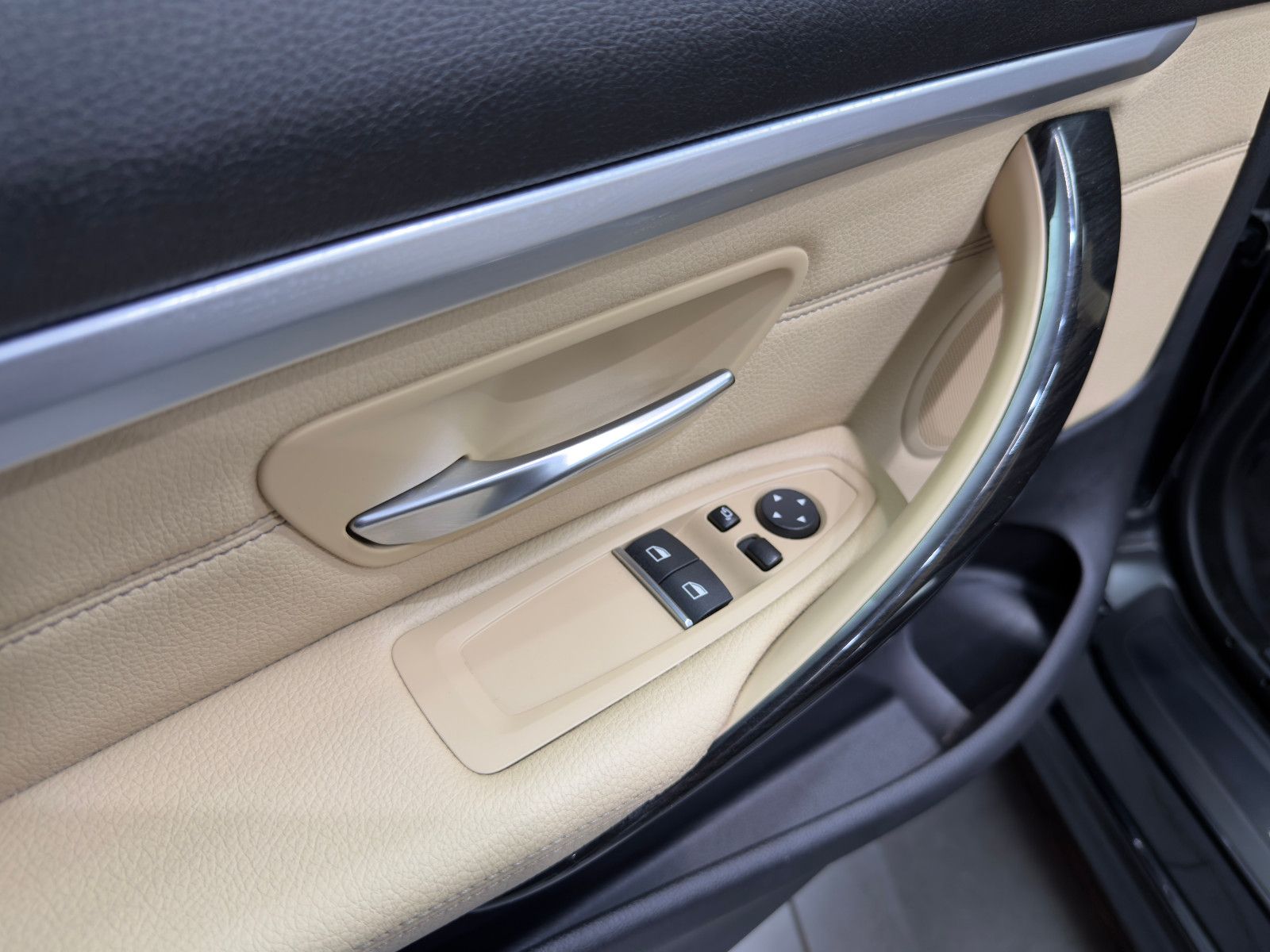 Fahrzeugabbildung BMW 440i Coupe M Sport|LCI|GLASDACH|SHADOWLINE