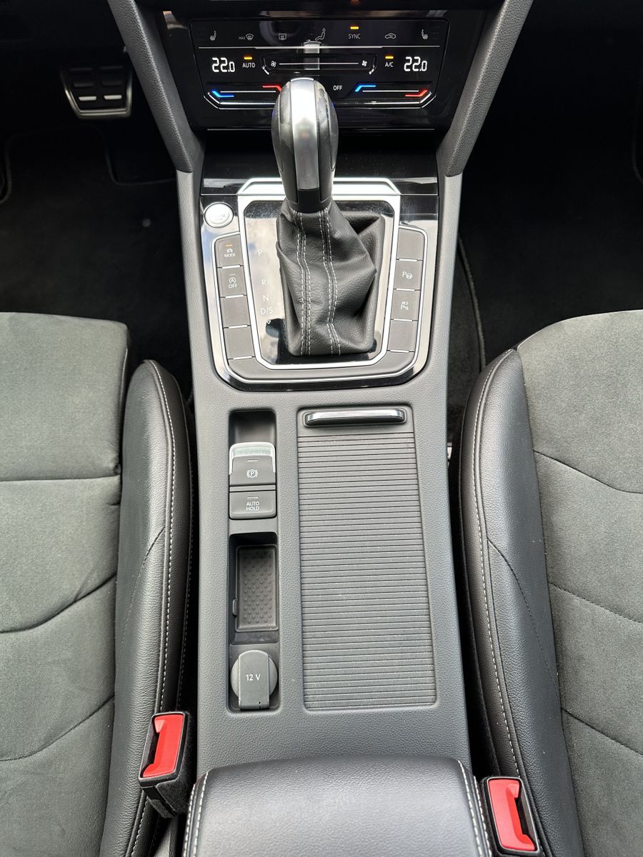Fahrzeugabbildung Volkswagen Arteon R-Line NAV+MATRIX+PANO+ACC+AHK+360°+20ZO
