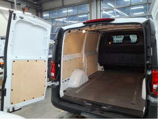 Fahrzeugabbildung Mercedes-Benz Vito 116 Kasten Lang Nav PTS RFK Sitzhzg Flügelt