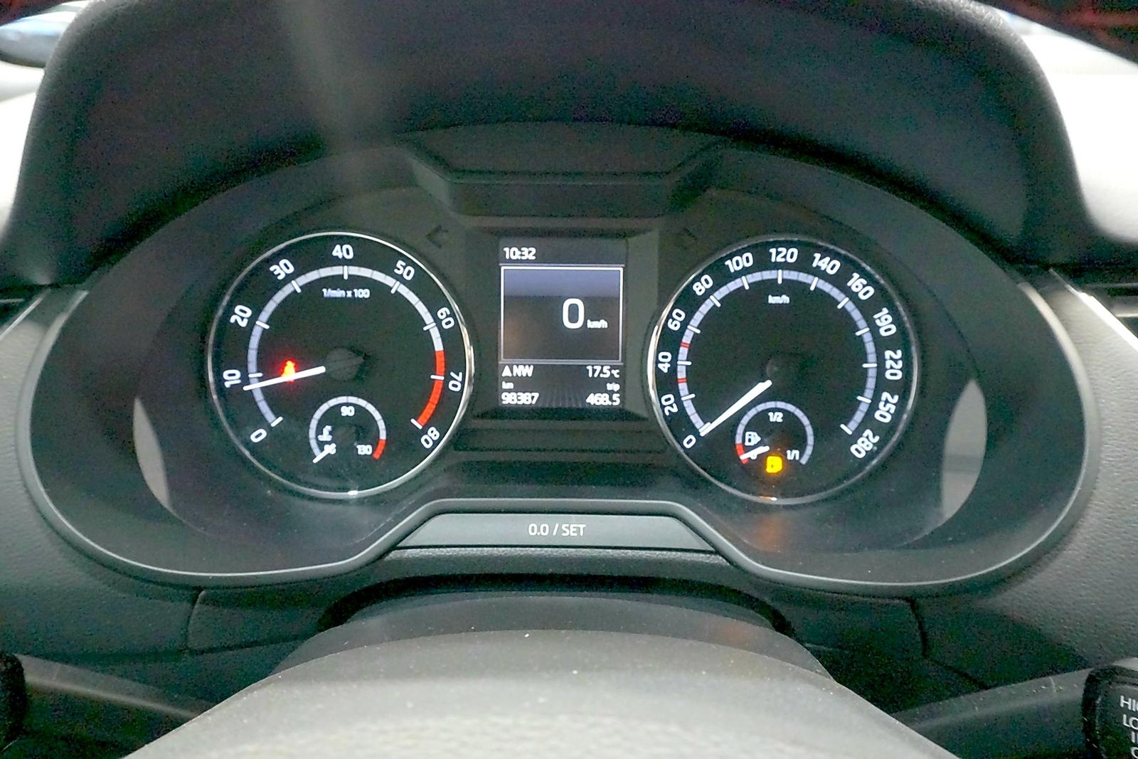 Skoda Octavia 2.0 TSI RS*SOUND*Bi-Xenon*TEMPO*LEDER