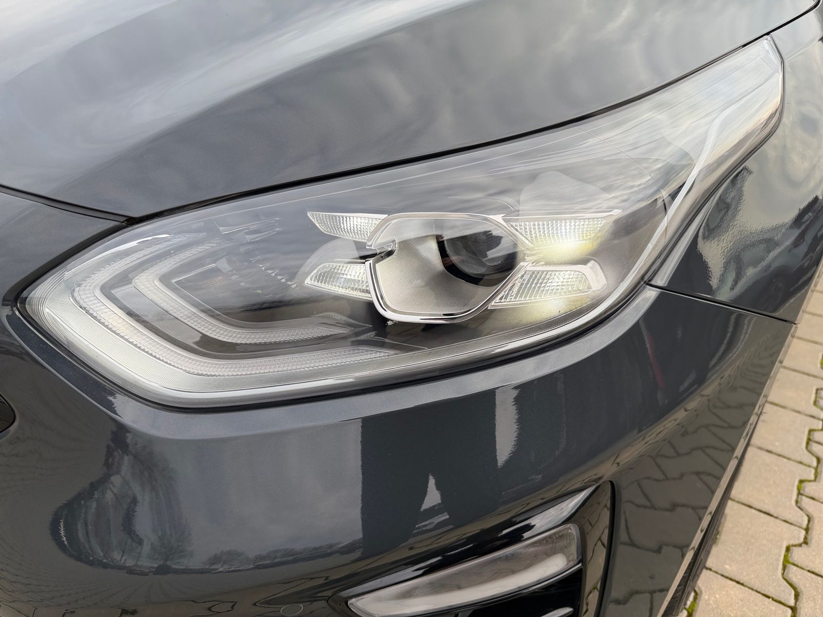 Fahrzeugabbildung Kia CEED_5 1.5T DCT7 SPIRIT NAV TEC