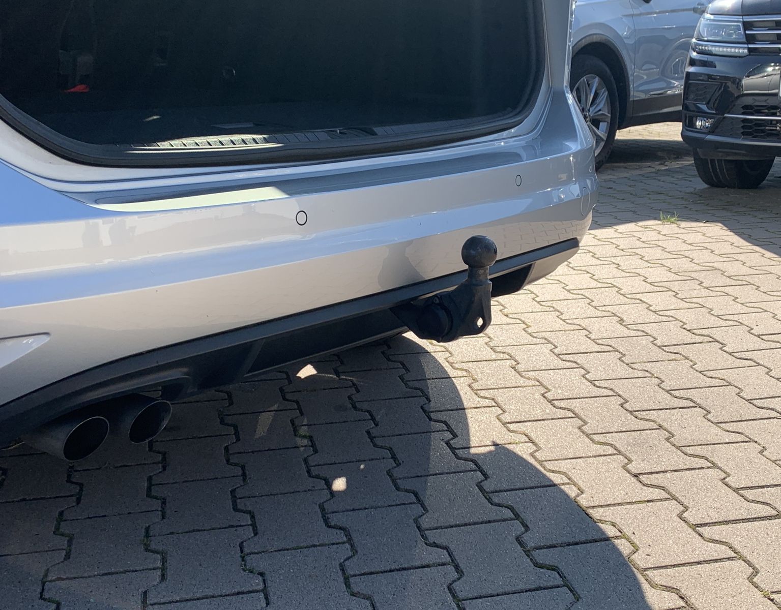 Fahrzeugabbildung Volkswagen Touran 2.0 TDI*LED*Navi*AHK*Pano*STHZ*Cam*Spur*