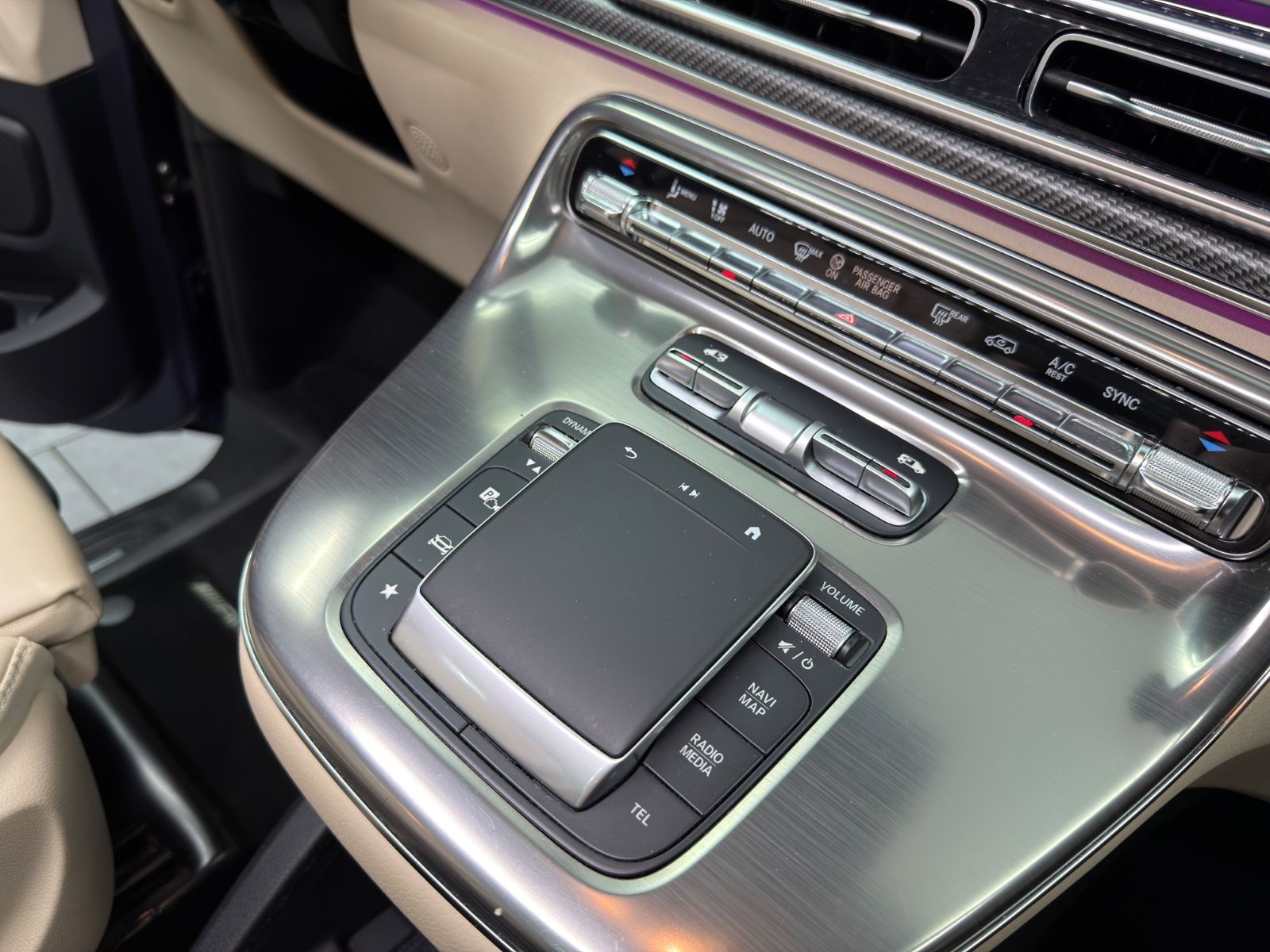 Fahrzeugabbildung Mercedes-Benz V250d lang EXCLUSIVE|AMG|BURMESTER|PANO|ACC|360°