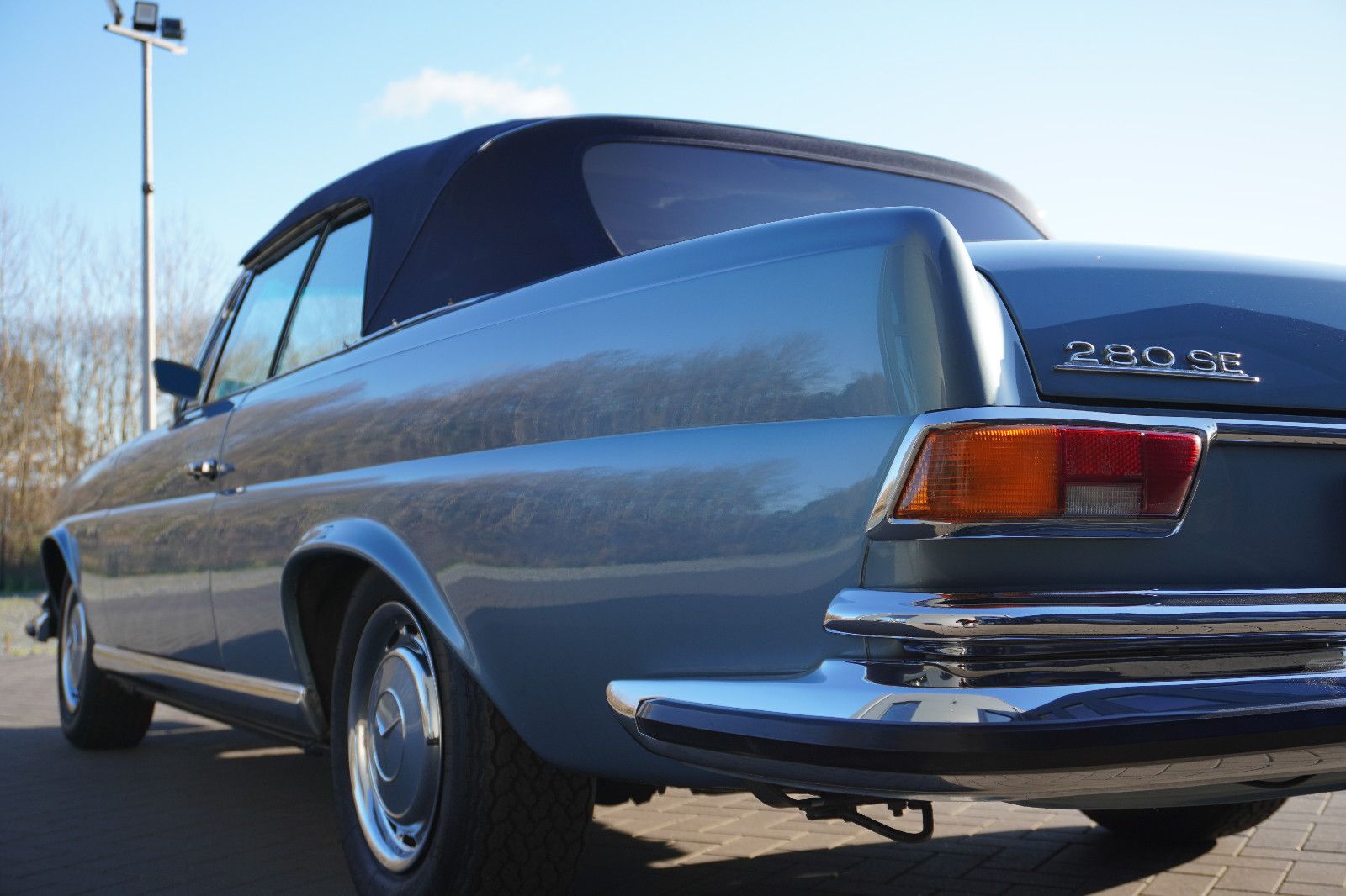 Fahrzeugabbildung Mercedes-Benz 280 SE 3,5 Cabriolet