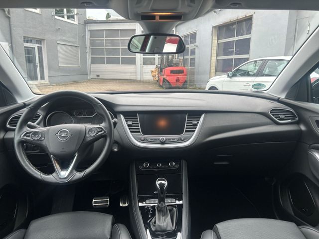 Grandland Ultimate 1.6 Turbo AHK LED LEDER NAVI 