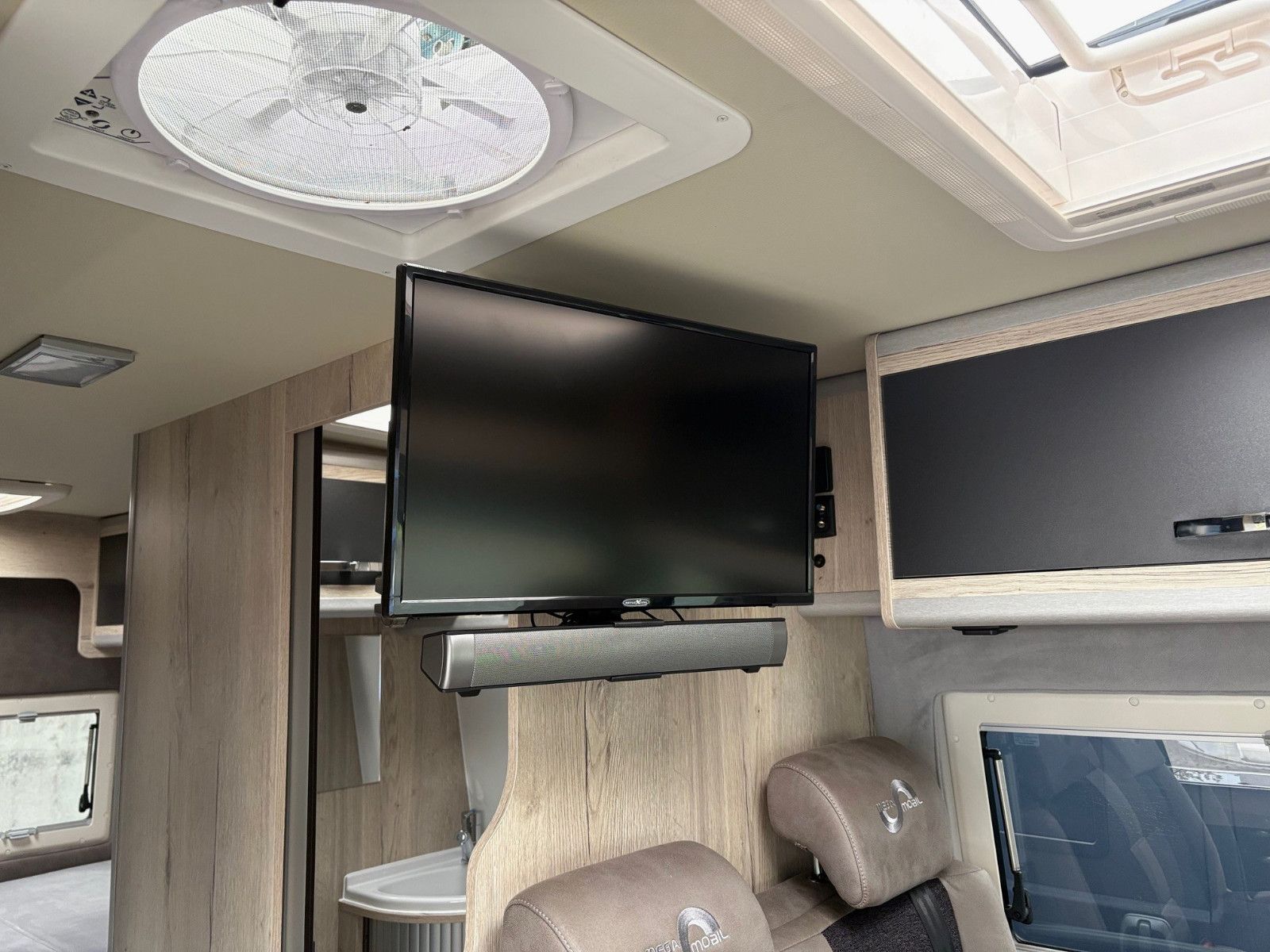 Fahrzeugabbildung MegaMobil 600 Classic - TV-Lithium-Solar-AHK-Media-18