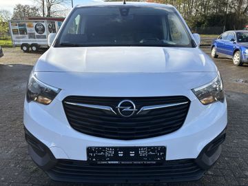 Fotografie des Opel Combo Cargo 1.5 D Edition AHK