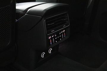 2020 AUDI SQ8 — миниатюра 13