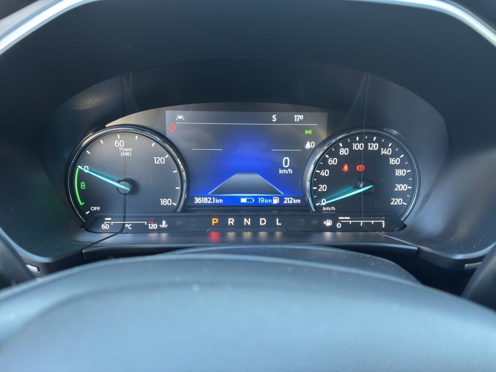 Fahrzeugabbildung Ford Kuga Plug-In Hybrid Cool & Connect