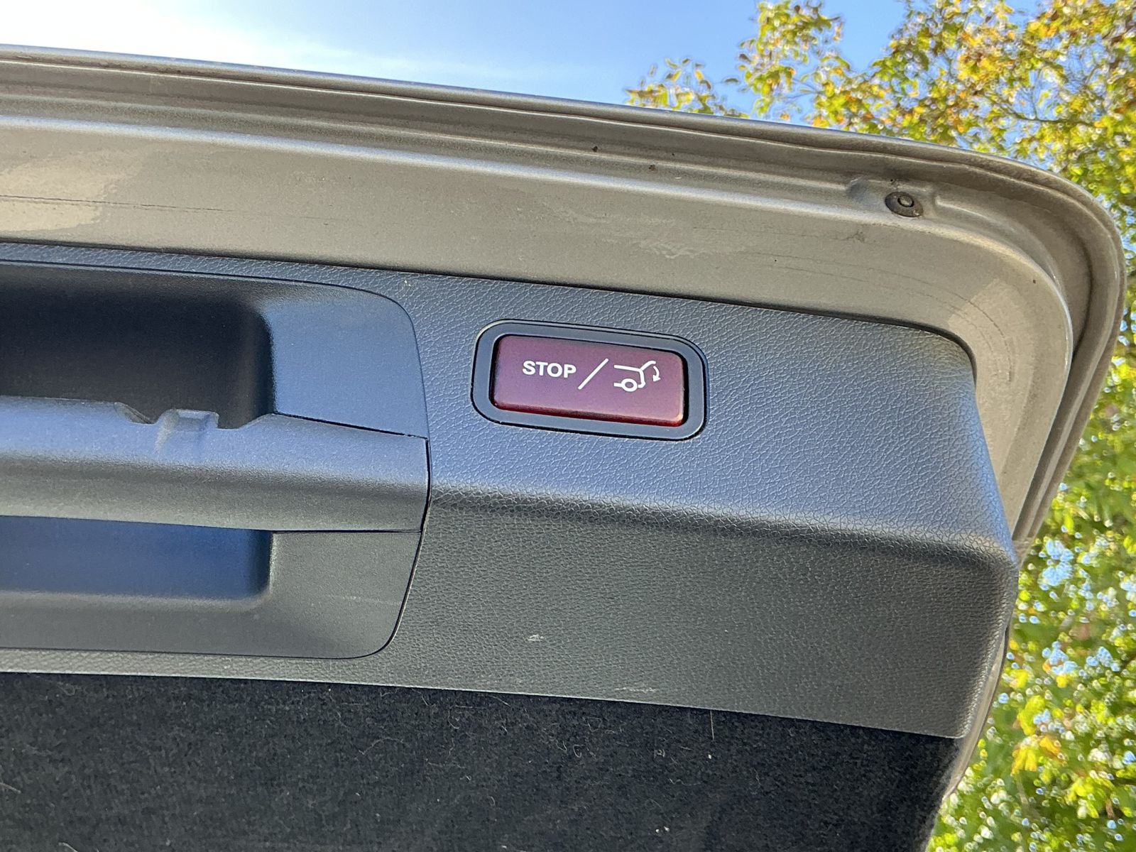 Mercedes-Benz E 300 e Business Pano R.Cam Navi LED SHZ DAB  imagem 3