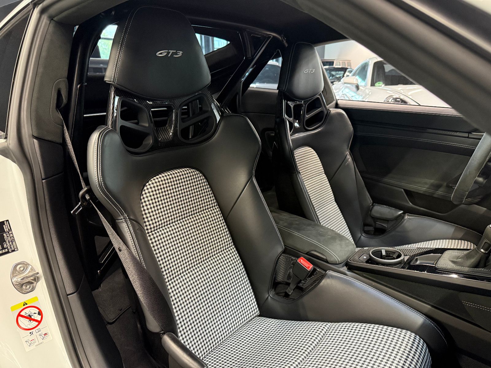 Fahrzeugabbildung Porsche 992/911 GT3-Lift-Clubsport-PCCB-90L.-LED