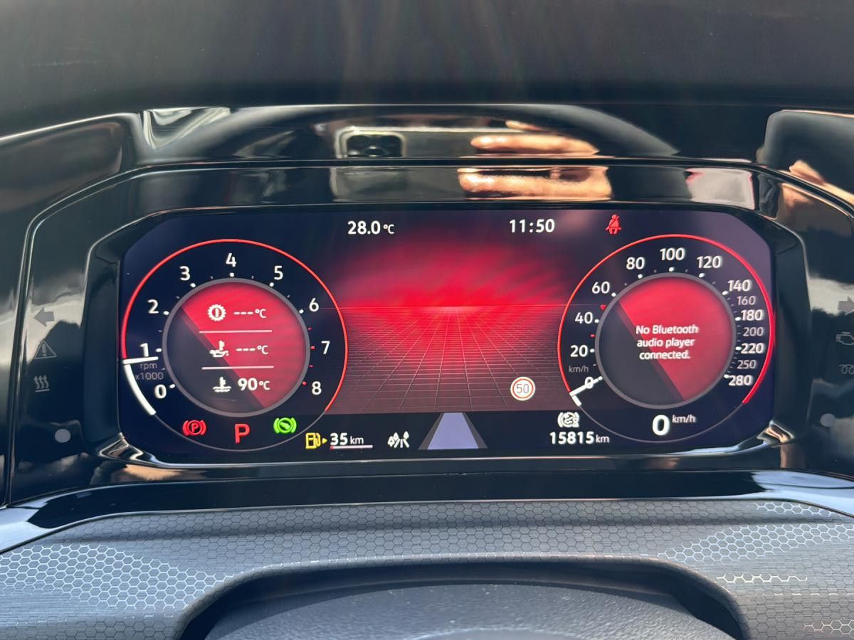 Fahrzeugabbildung Volkswagen Golf GTI Clubsport 2.0 l TSI 300 PS PANO*ACC*DCC
