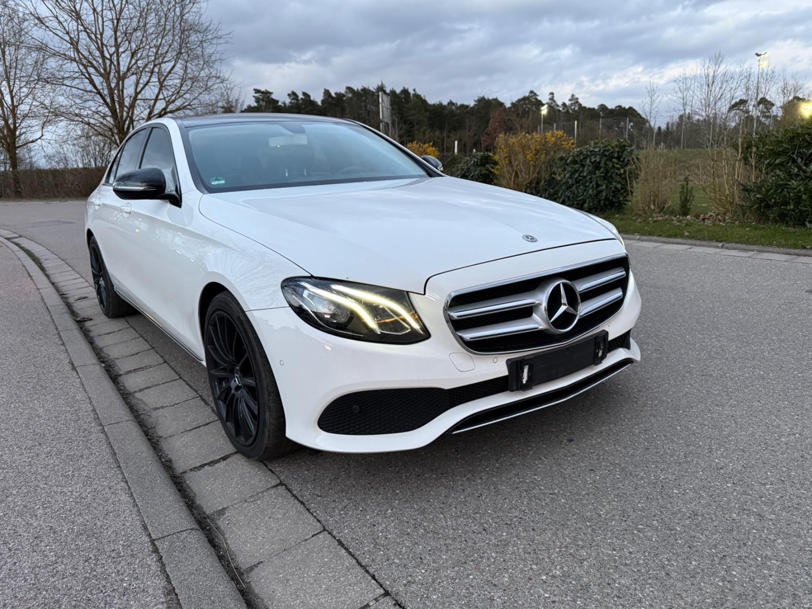 Mercedes-Benz E 220 E Limousine*Navi*Kamera*LED*Ambiente