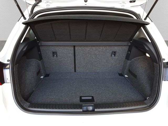 Fahrzeugabbildung Seat Arona Style 1.0TSI LED SitzHz 18" Klimaaut. 0,99