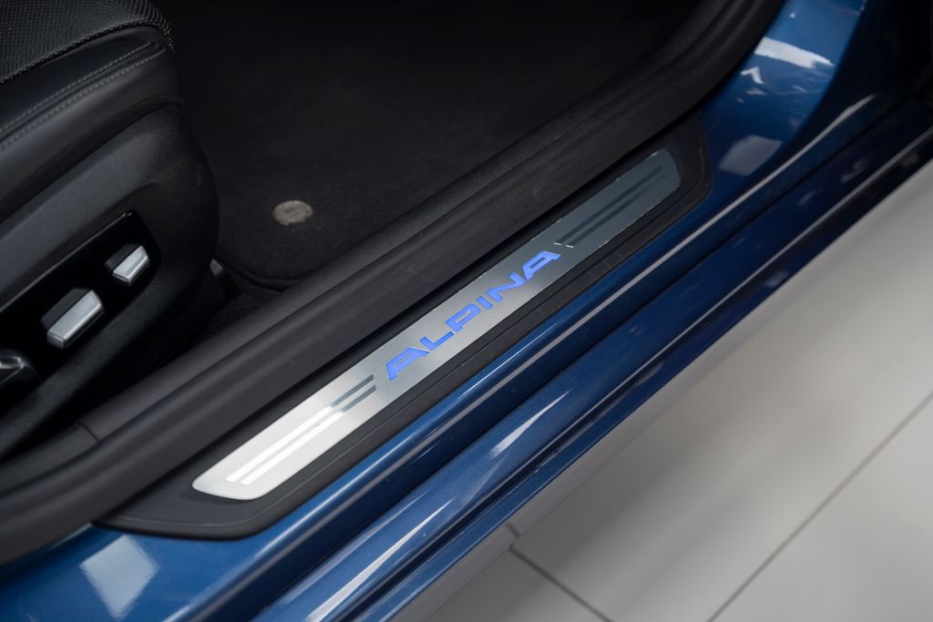 B5 4.4 Bi-Turbo Touring BLUE/BLACK - Bild 21