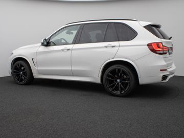 Fahrzeugabbildung BMW X5 xDr 30d M Sport Pano HUD H/K AHK Comfort 20'
