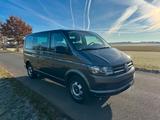 Volkswagen T6 Multivan mit AHK und Fahrradträger - graue Volkswagen T6 Multivan