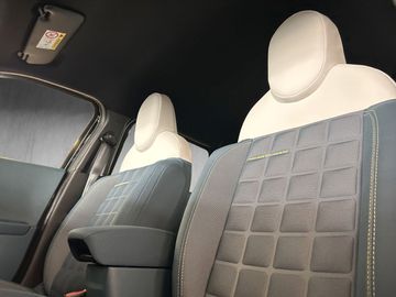 Fiat Grande Panda 1.2 Hybird La Prima Kam.+LED+Navi