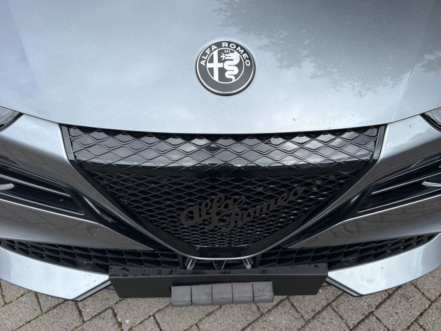Fahrzeugabbildung Alfa Romeo Junior Ibrida TI 1,2 VGT 107kW MY26-Panoramadach