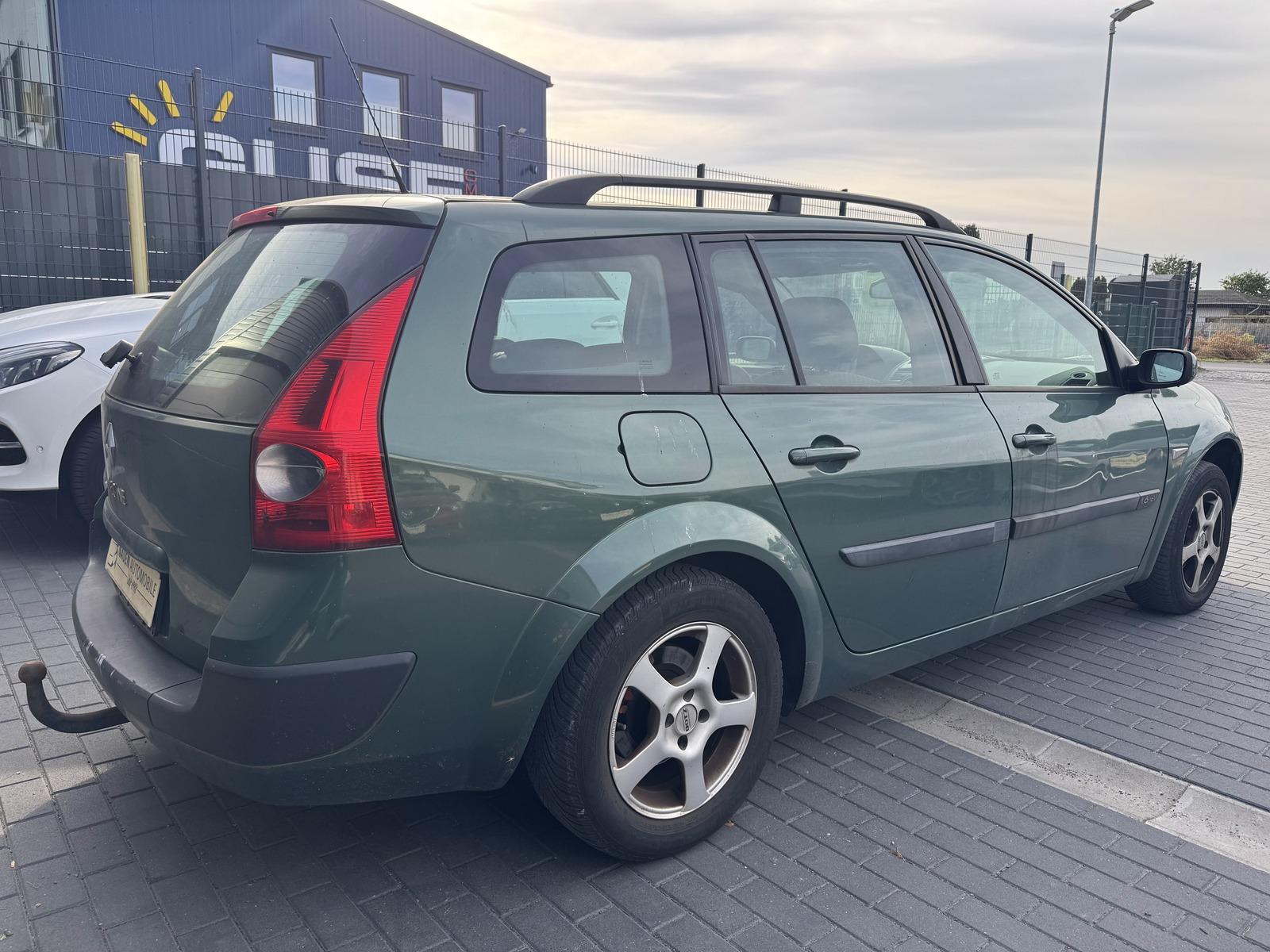 Renault Megane 2004 — engine 1.598 cm³, 113 HP (83kW)