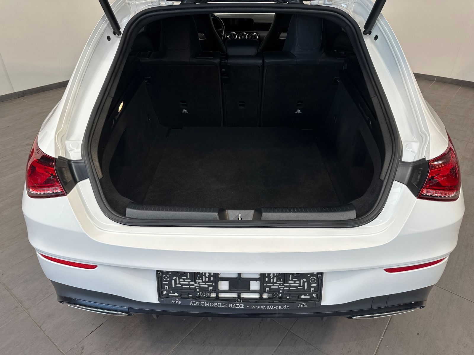Fahrzeugabbildung Mercedes-Benz CLA 220 Shooting Brake d AMG Line Night-Paket
