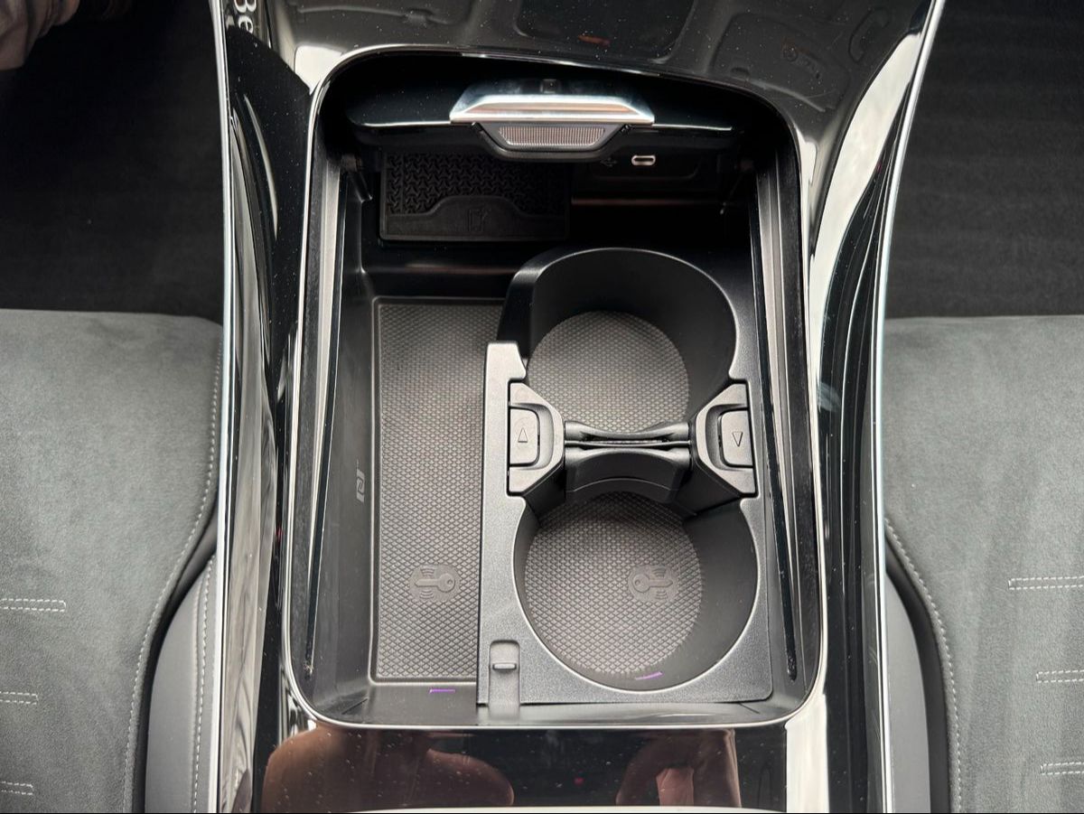 Fahrzeugabbildung Mercedes-Benz C 220 d AMG Distr+Burm+S-Dach+Ambiente