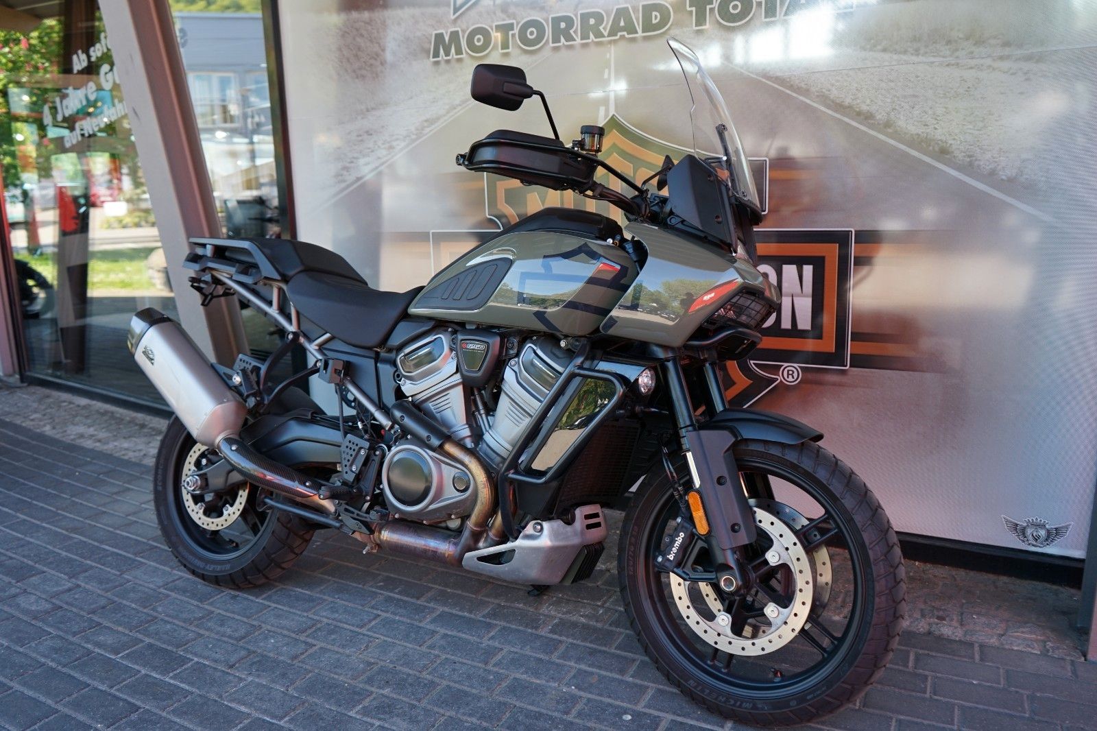 Fahrzeugabbildung Harley-Davidson Pan America Special RA 1250 S mit Jekill & Hyde