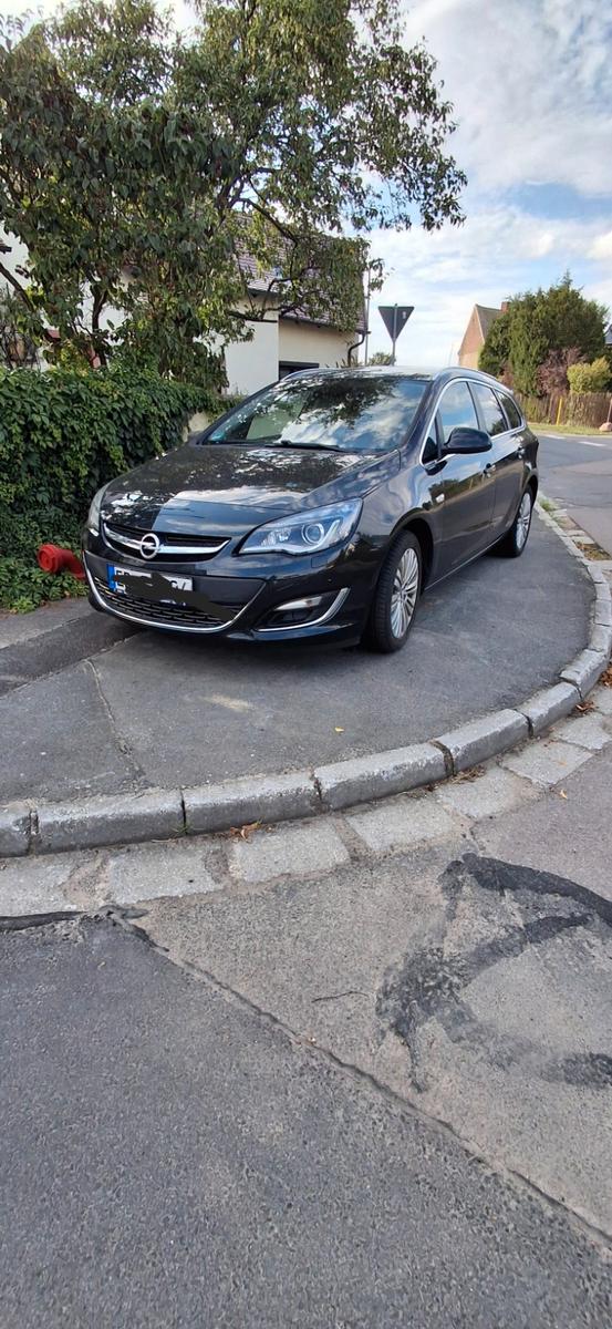 Opel Astra, 2012