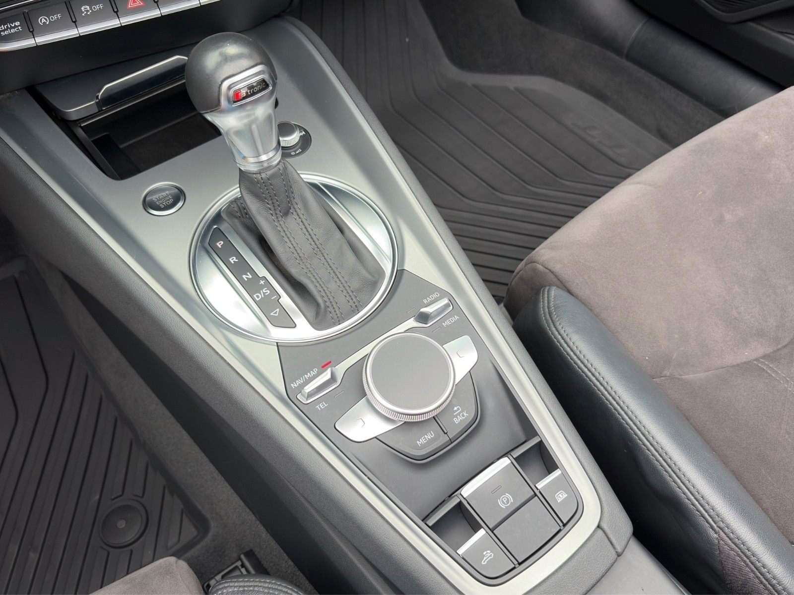 Fahrzeugabbildung Audi TT Roadster S-line*Bang & Olufsen*Alcantara*19"*