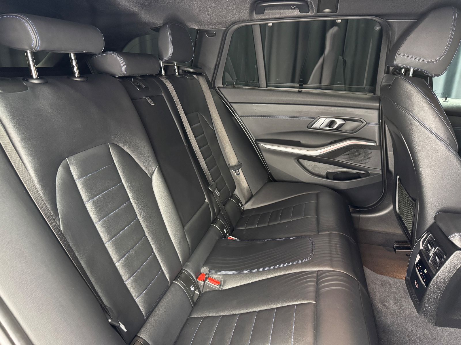 Fahrzeugabbildung BMW M340i Touring xDrive|LASER|HEAD-UP|AHK|ACC|