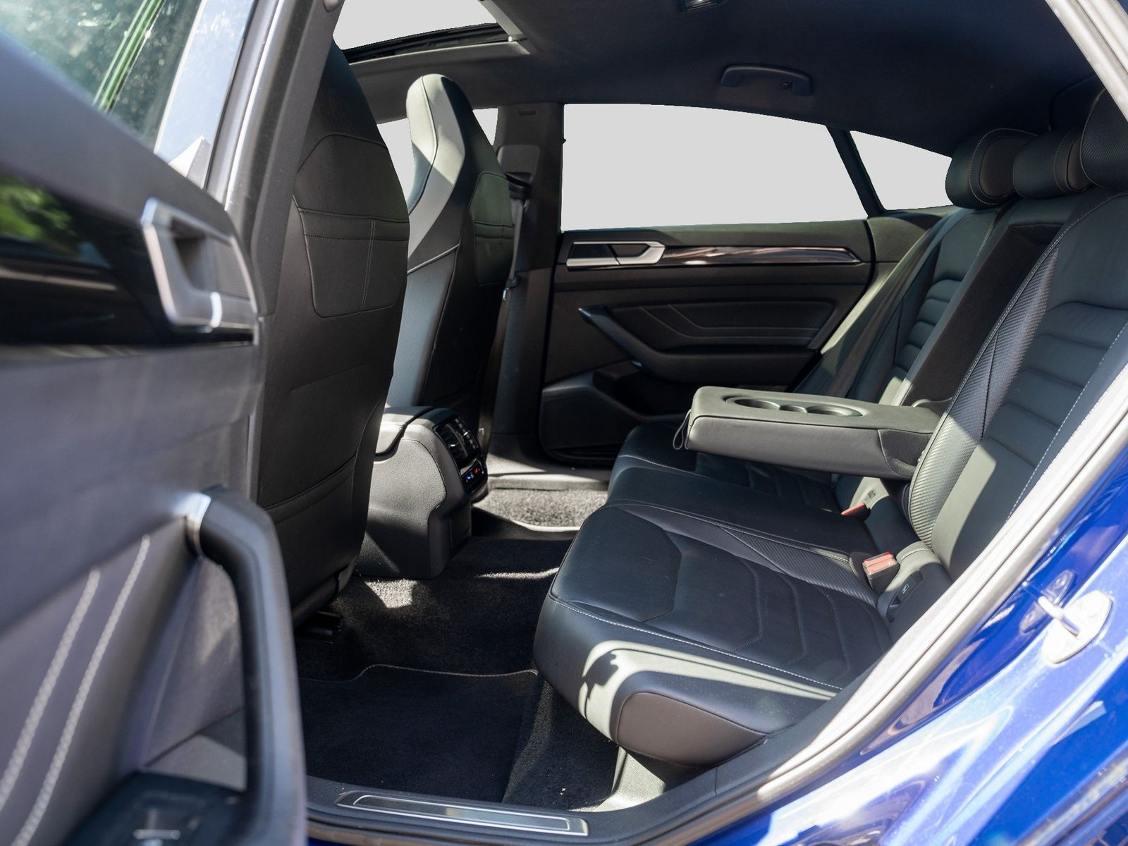 Volkswagen Arteon SoH 96,22% DCC NaviPro R-Line IQLight AHK foto 7