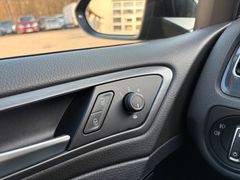 Fahrzeugabbildung Volkswagen Golf VII Variant Comfortline Navi Sitzh ACC AHK