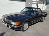 Mercedes-Benz SL 560 - schwarze Mercedes-Benz SL 560