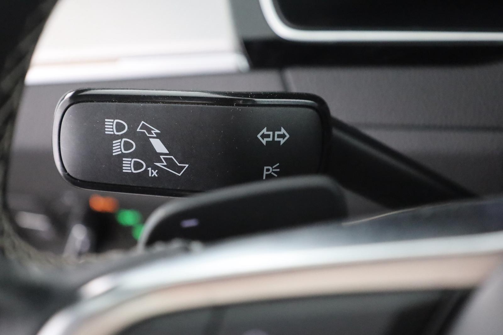 Volkswagen Arteon 2.0 TDI DSG R-Line 4M LED Navi Panorama
