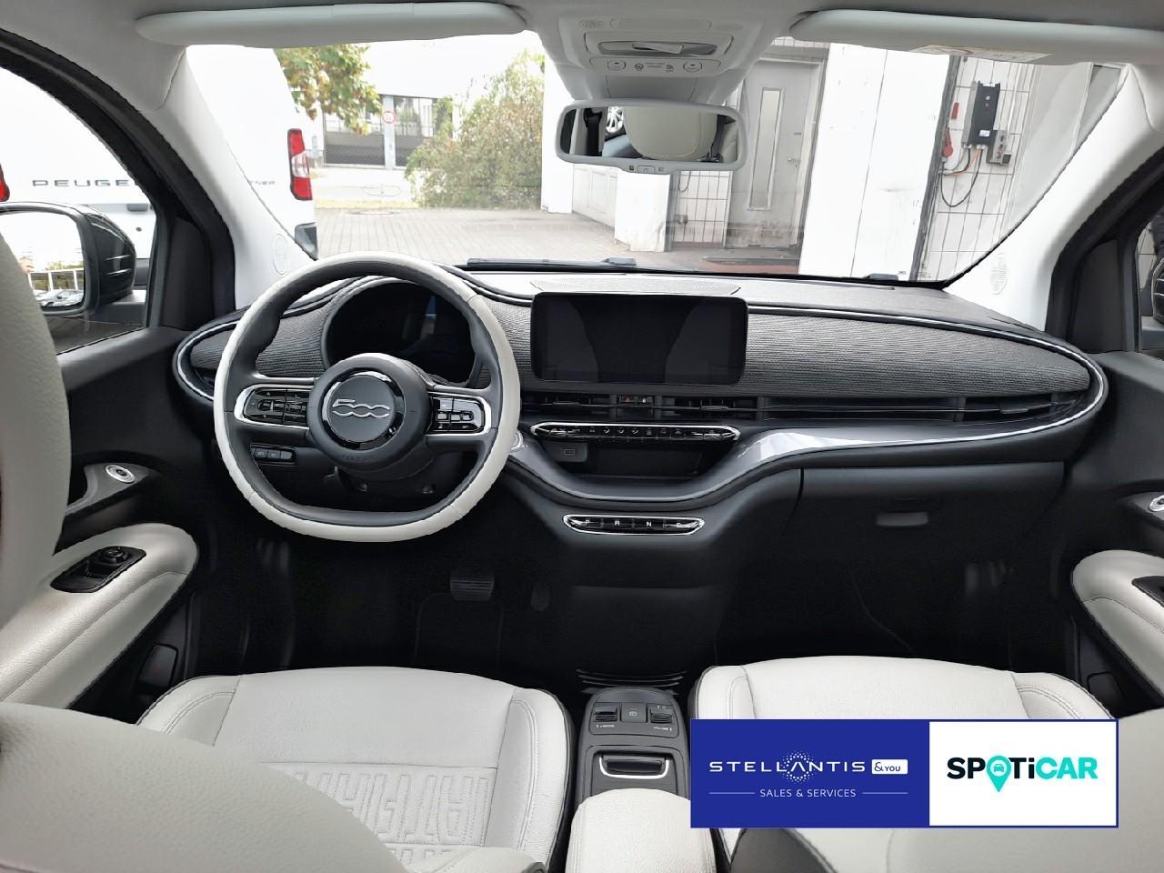 Fiat 500e La Prima Pano Navi SHZ