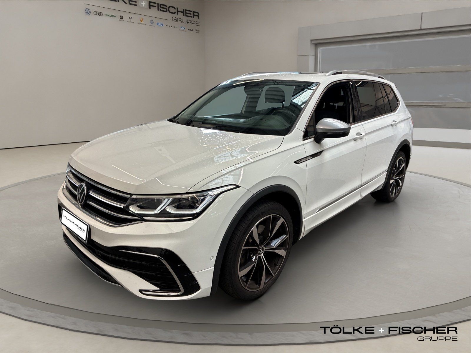 Volkswagen Tiguan Allspace 2.0 TSI 4Motion R-Line DCC Pano foto 2