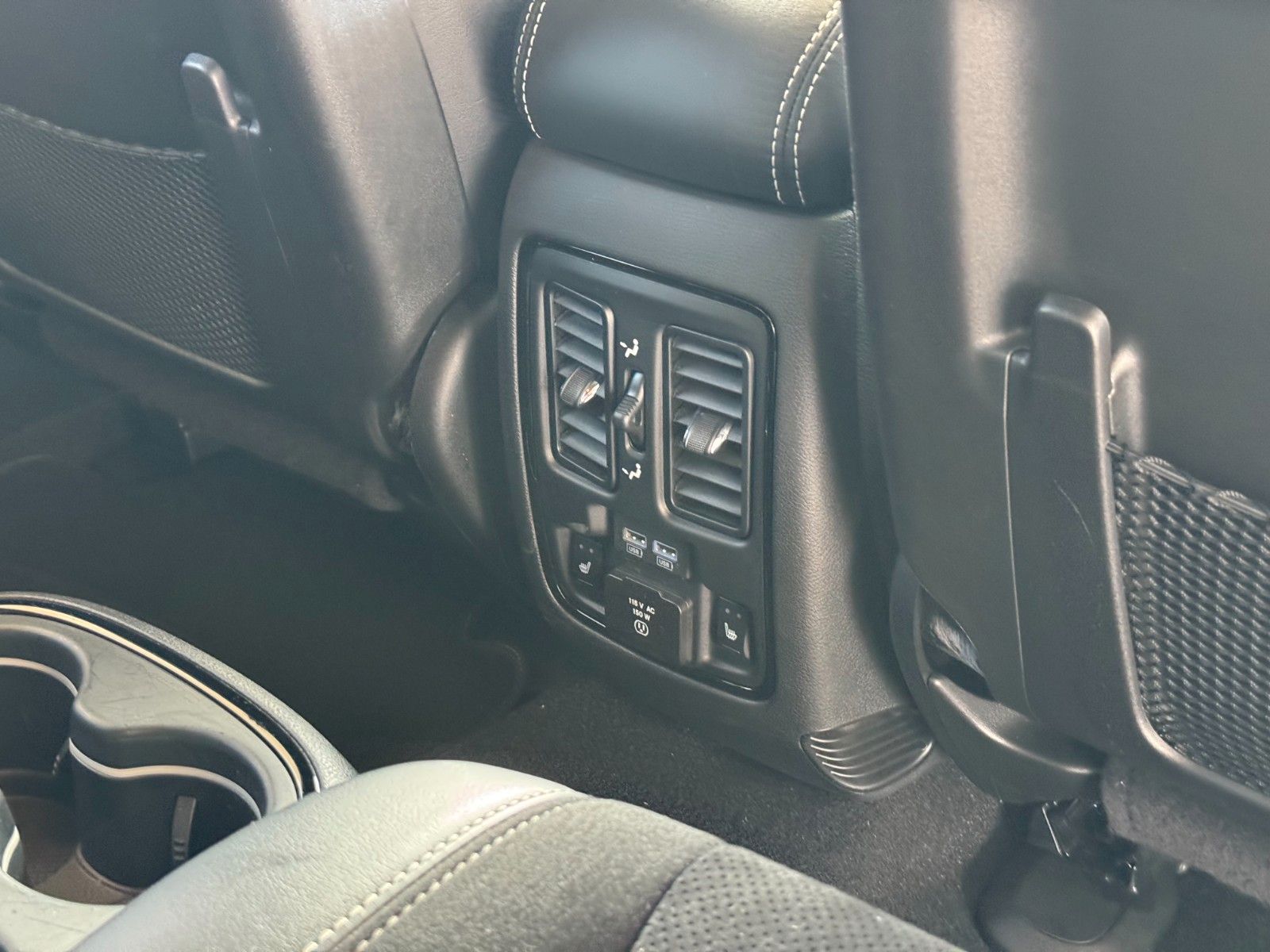 Fahrzeugabbildung Dodge Durango SRT Hellcat 6,2l Hemi Deutsche 1.Hand