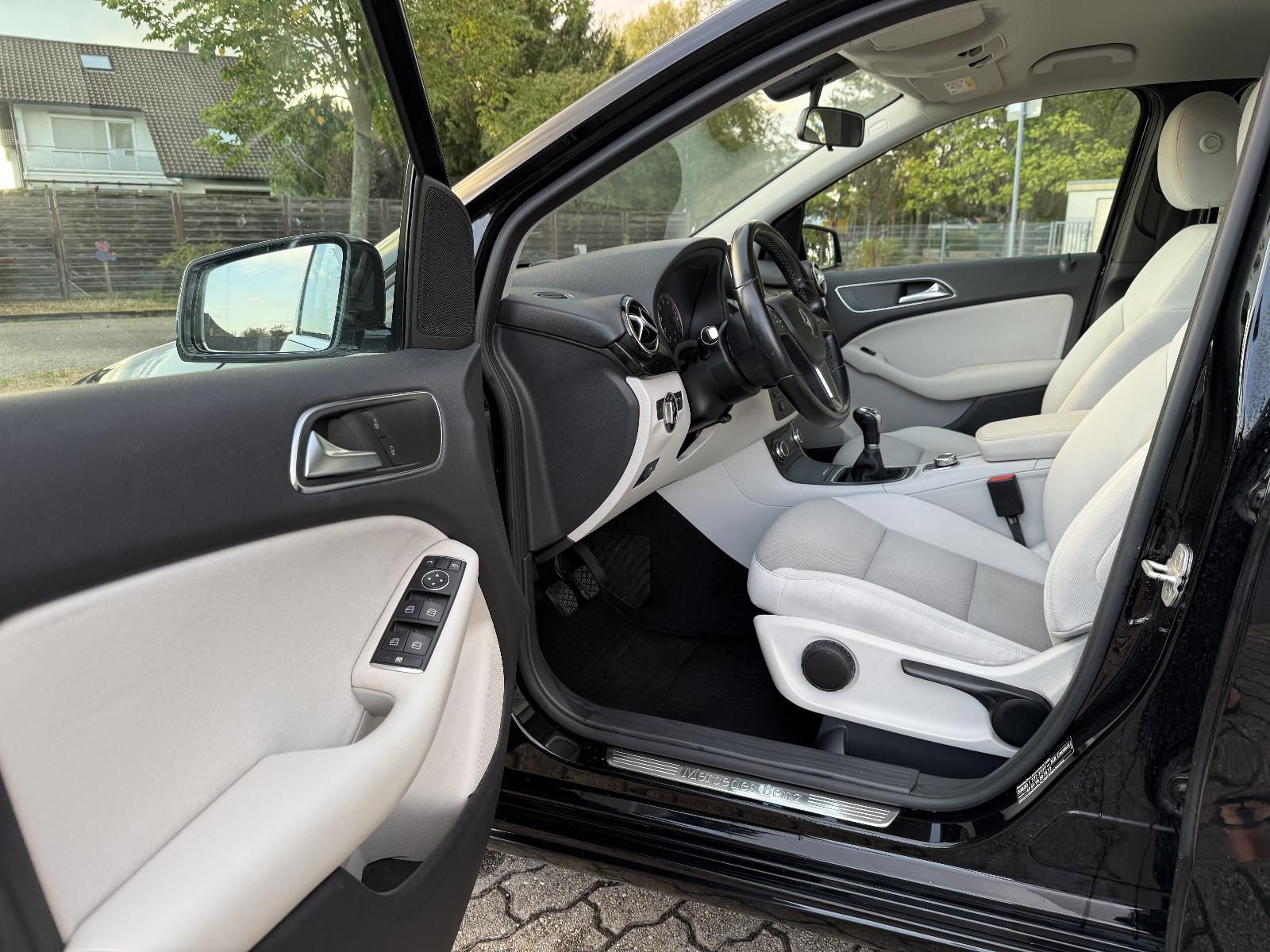 Mercedes-Benz B 200 kamera