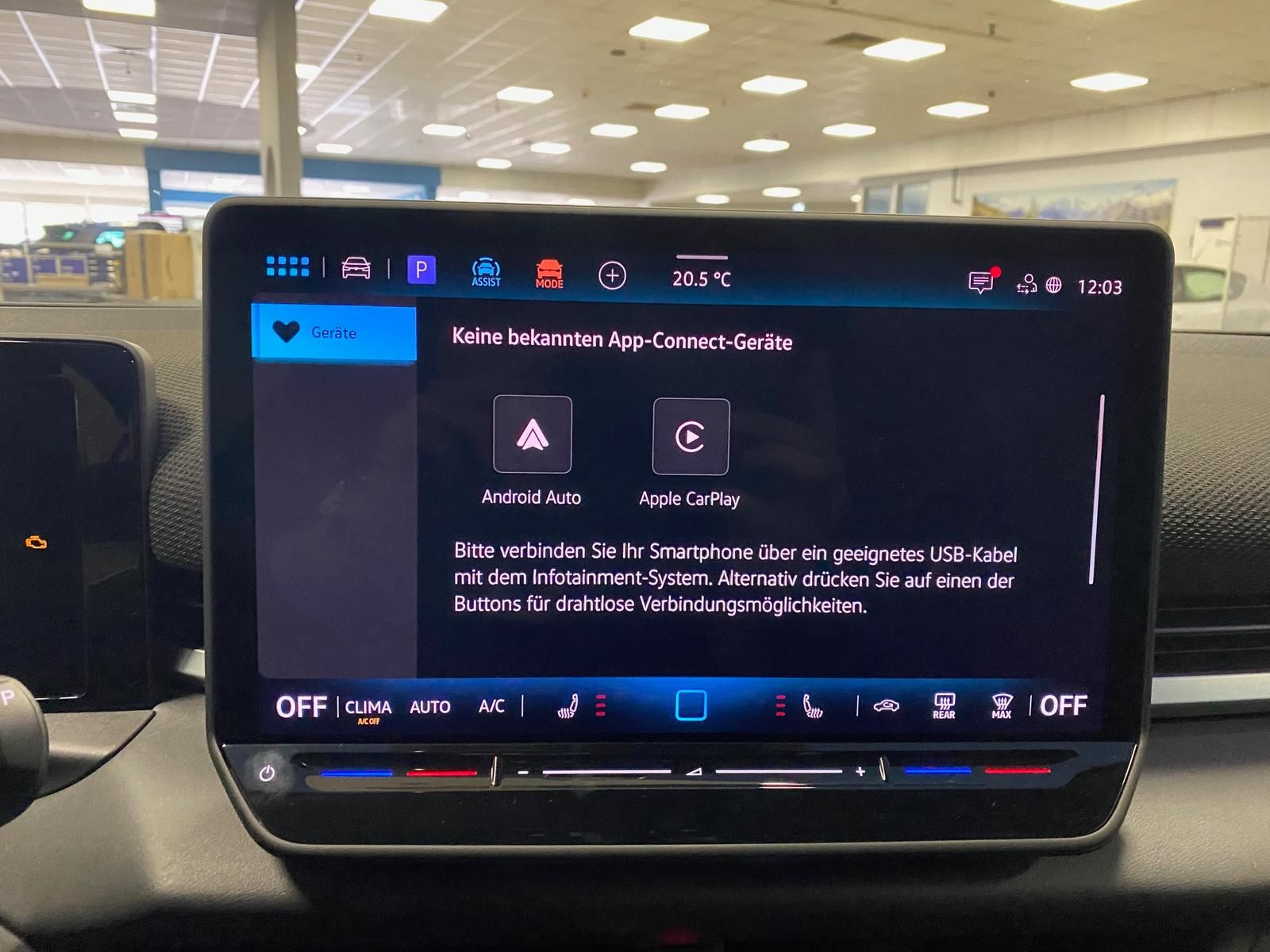 Fahrzeugabbildung Volkswagen T-Roc 1.5 eTSI R-Line NEUES MODELL AHK+ACC+KAMER