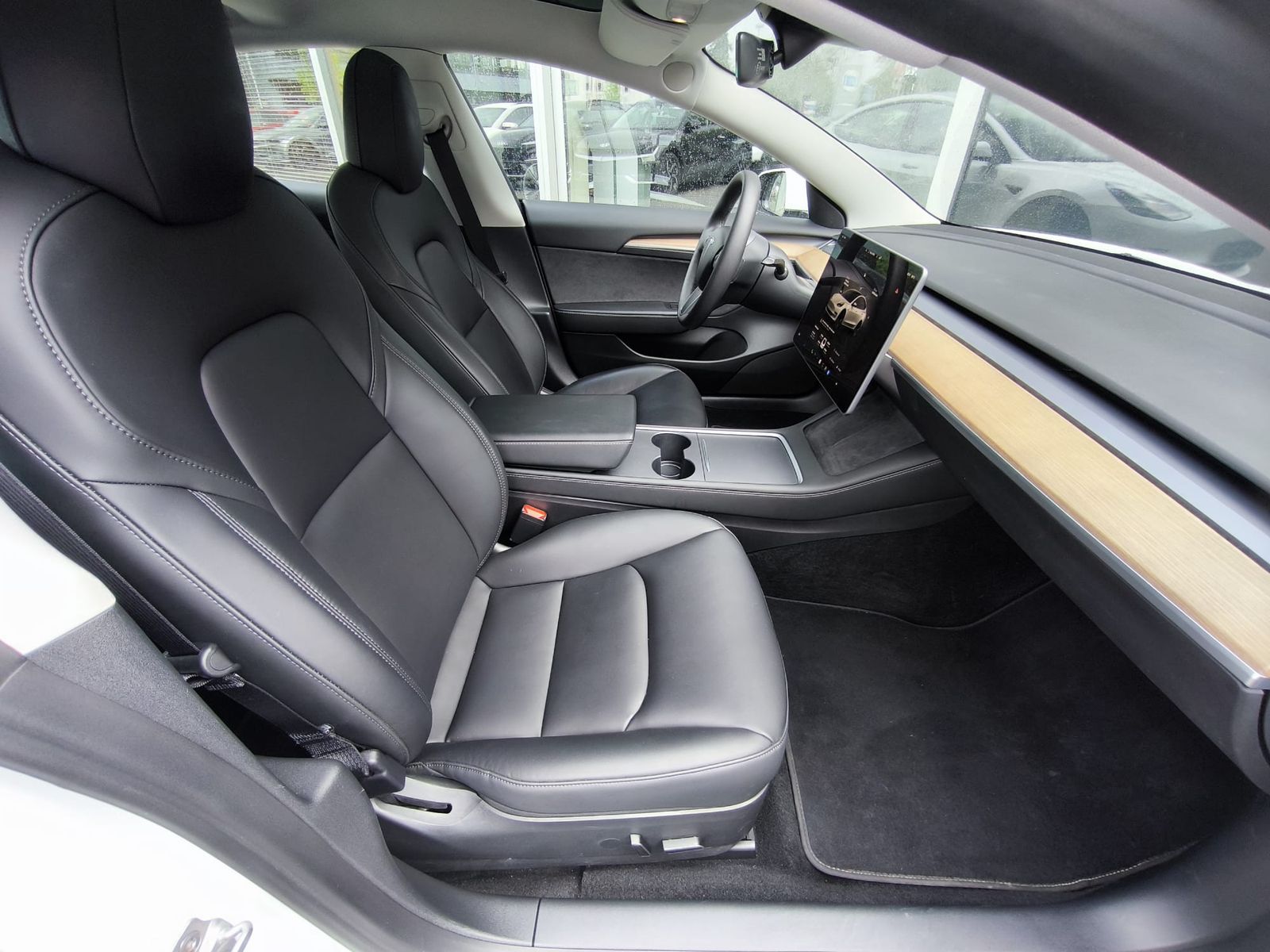 Fahrzeugabbildung Tesla Model 3 LR Dual AWD PANO+STDHZ+LED+KAM+NAVI+AHK+