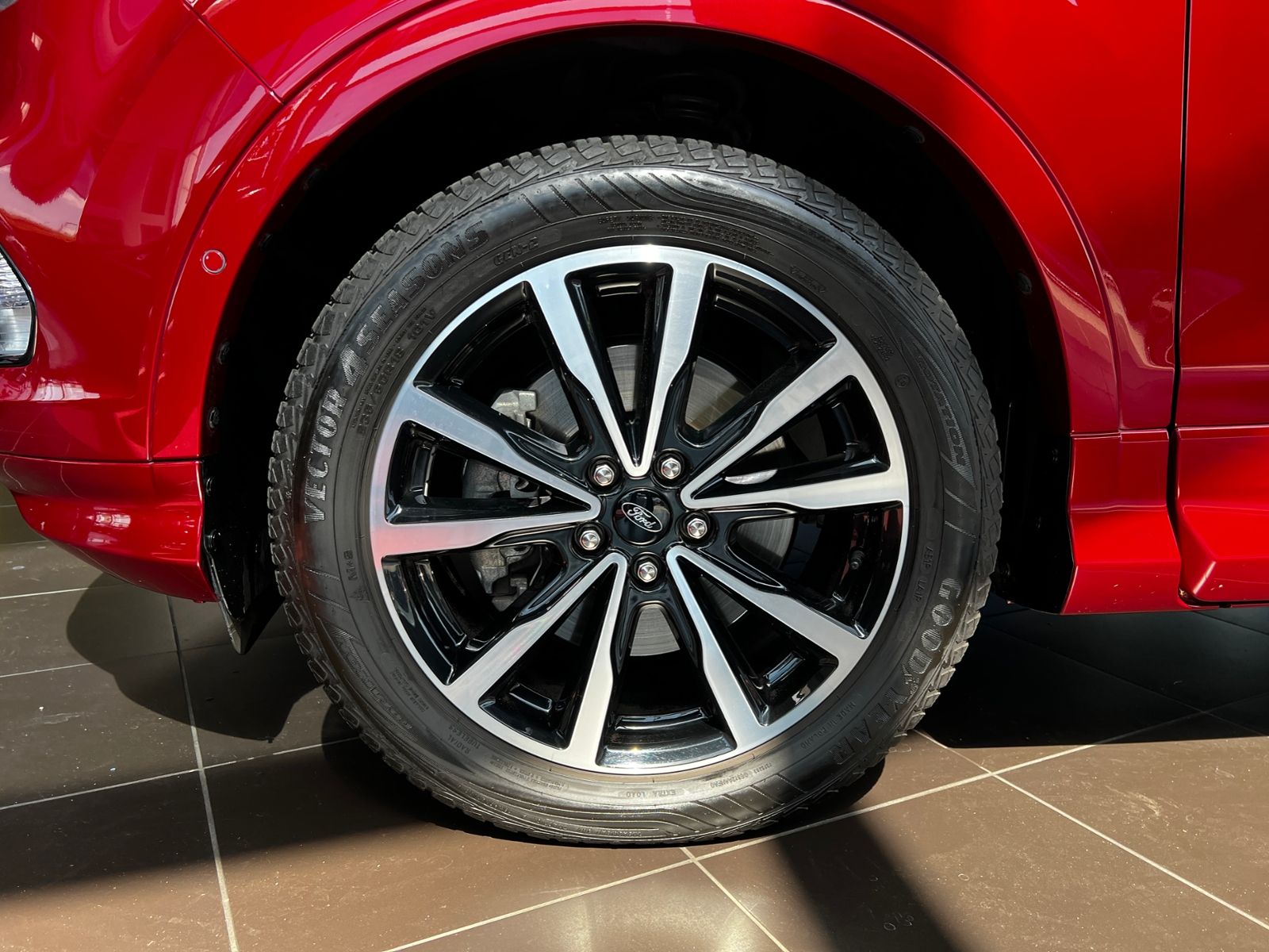 Fahrzeugabbildung Ford Kuga ST-Line Allrad RFK NAVI ALU