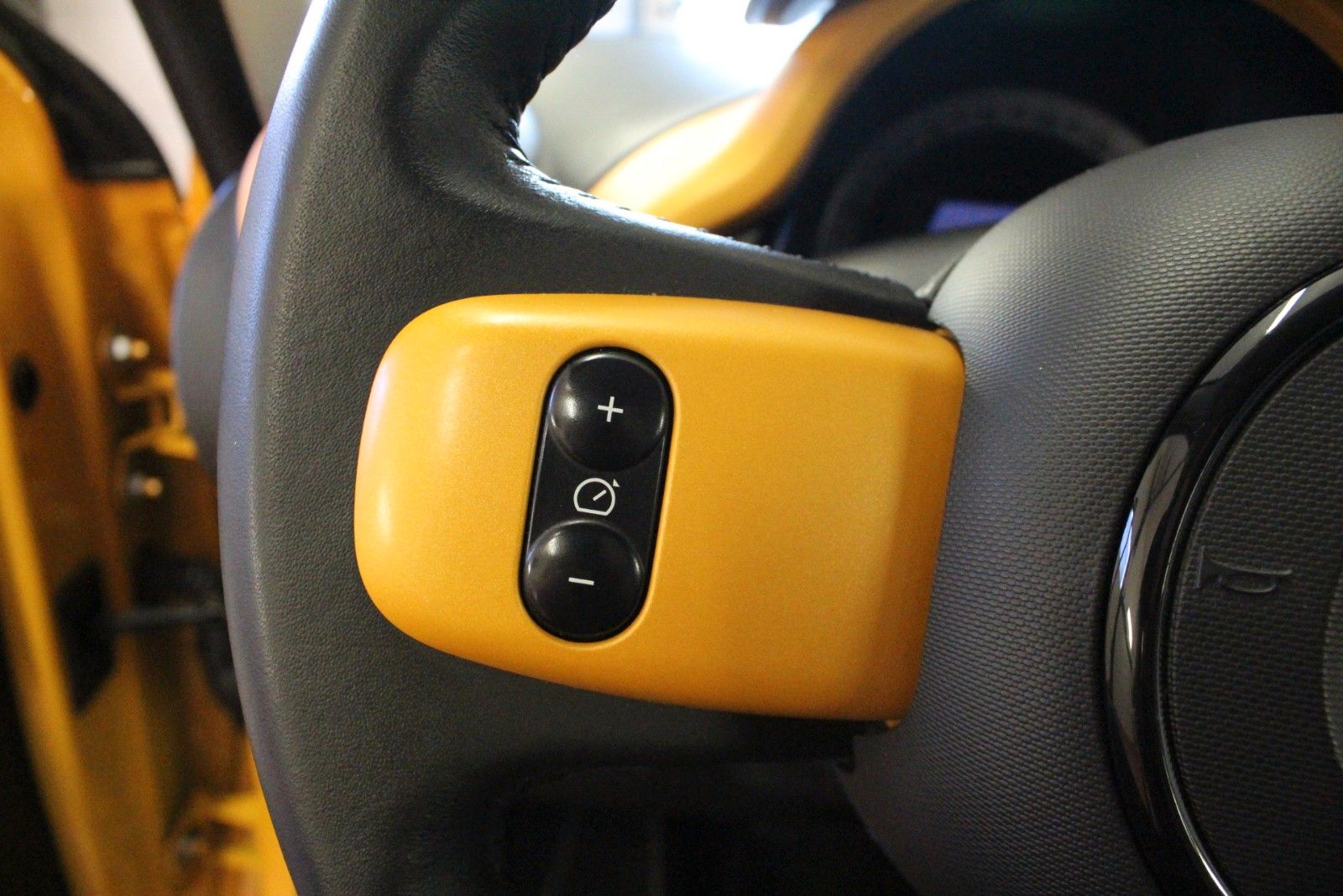 Fahrzeugabbildung Renault Twingo SCe65 Intens*Easy Link*Faltdach*