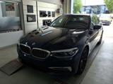 BMW 530 i Luxury Line Navi LED Kamera Pano - BMW 530 mit Benzin-Antrieb: Kombi