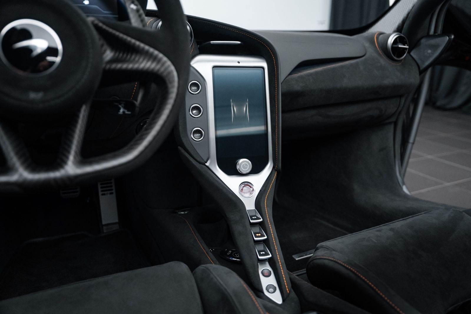 Fahrzeugabbildung McLaren 750S Spider CARBON/PERFORMANCE/360°CAMERA/B&W