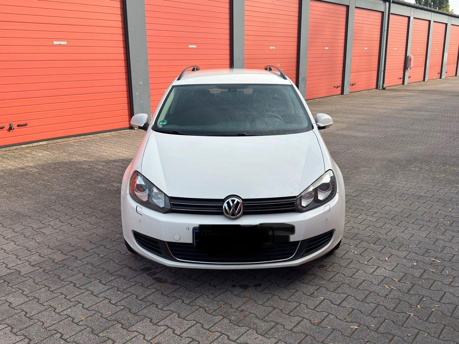 Volkswagen Golf 2012 — вигляд ззаду