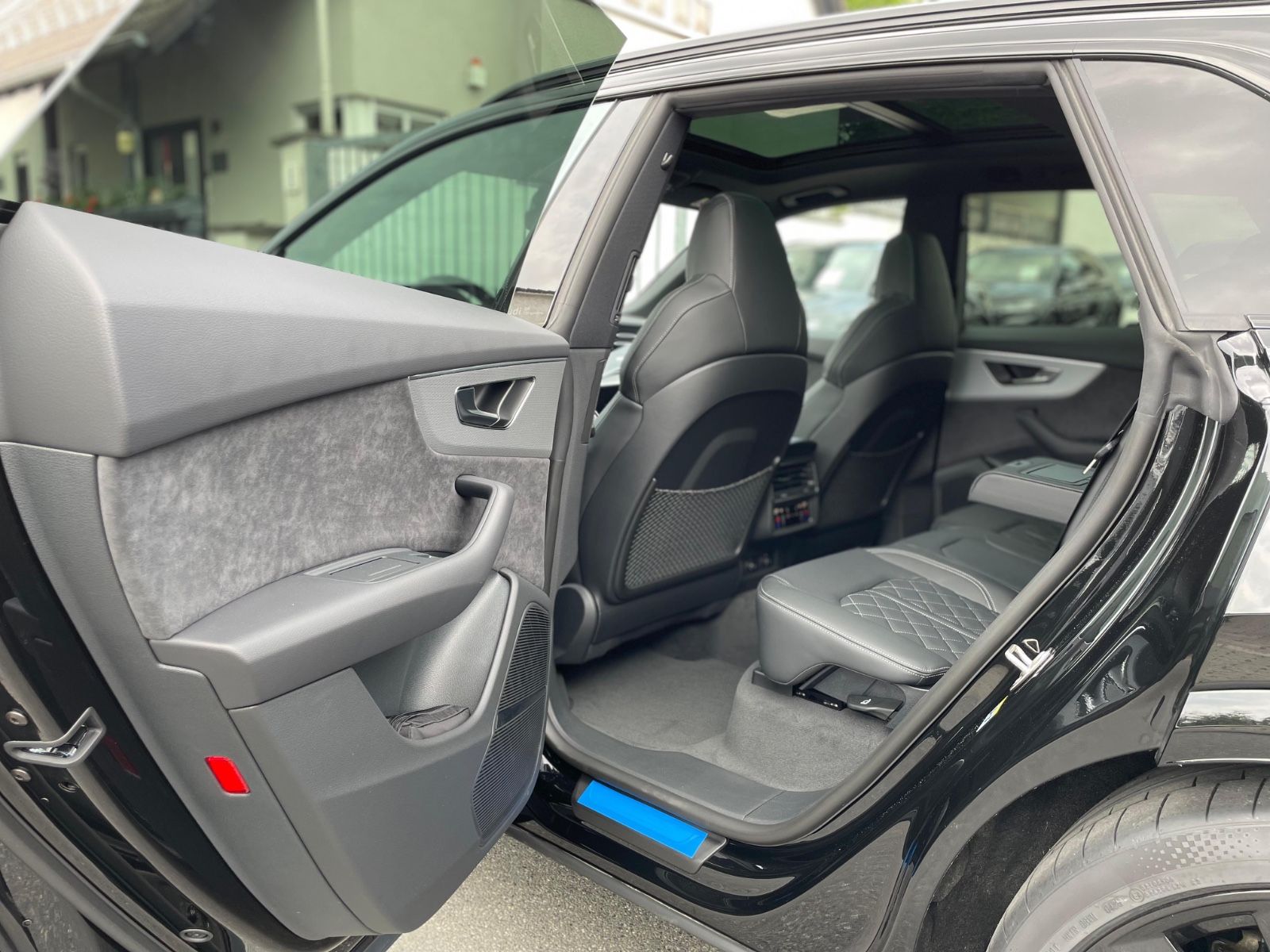 Fahrzeugabbildung Audi Q8 50 TDI Facelift |SLine|HUD|Softclose|23"|B&O|