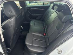 SKODA Octavia Combi 2.0 TDI Style*HEAD UP*MATRIX*