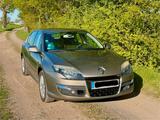 Renault Laguna III - Renault Laguna mit Benzin-Antrieb: Limousine
